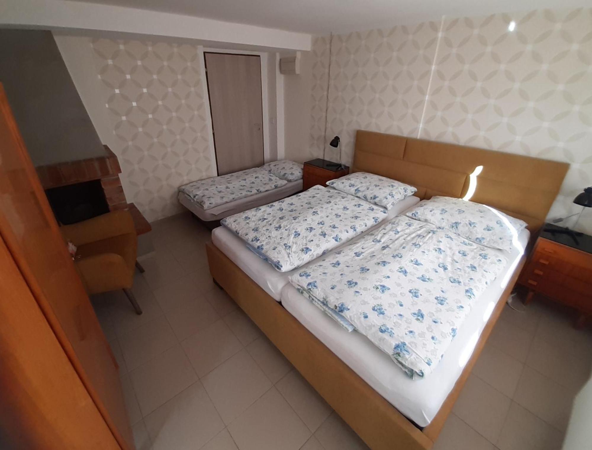 Apartment Adela Hluboká nad Vltavou Exteriör bild